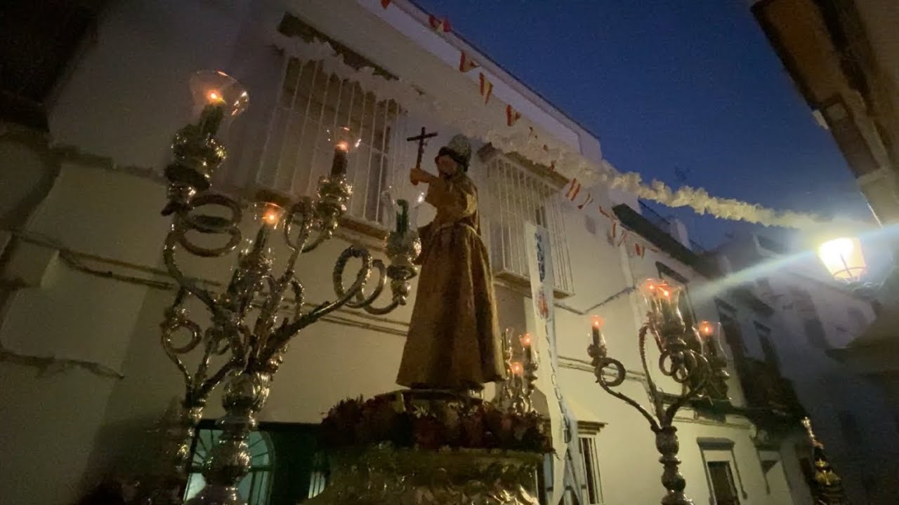 Salida procesional de San Francisco de la hermandad de la Veracruz de Marchena