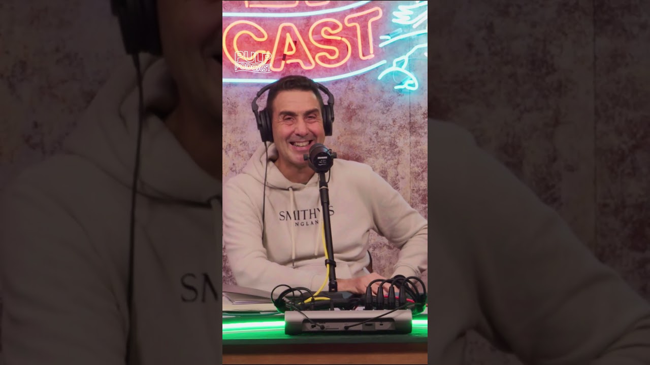 FEDEZ offre una CANNA a VANNACCI  #fedez #podcast #mrmarra #perte #pulppodcast #vannacci