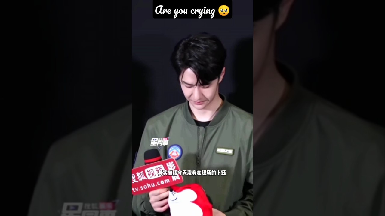 are you crying 🥺 yibo in the inner 💚❤️ Wang Yibo Born to Fly BeijingPremiere Media Press Collection
