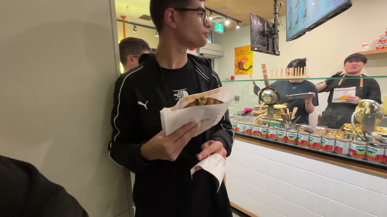 Eggette House (Robson) best hong-kong style egg waffles | VIAJE VANCOUVER