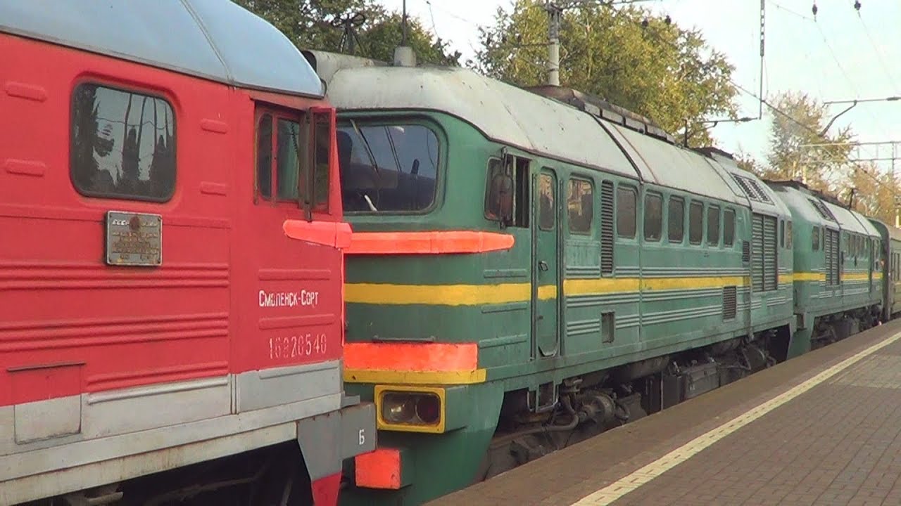 Тепловозы толкачи 2М62-1099 + 2М62-1027 с хозяйственным поездом