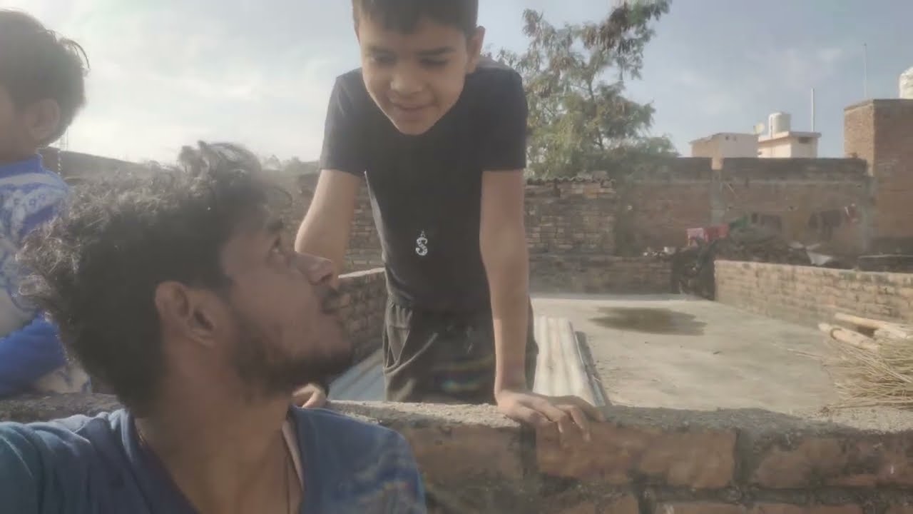 Yash Ne Ghar ki deewar Tod Di 😱 #yash #ashutosh #viral #viral vlogs #kabrai #mahoba 
