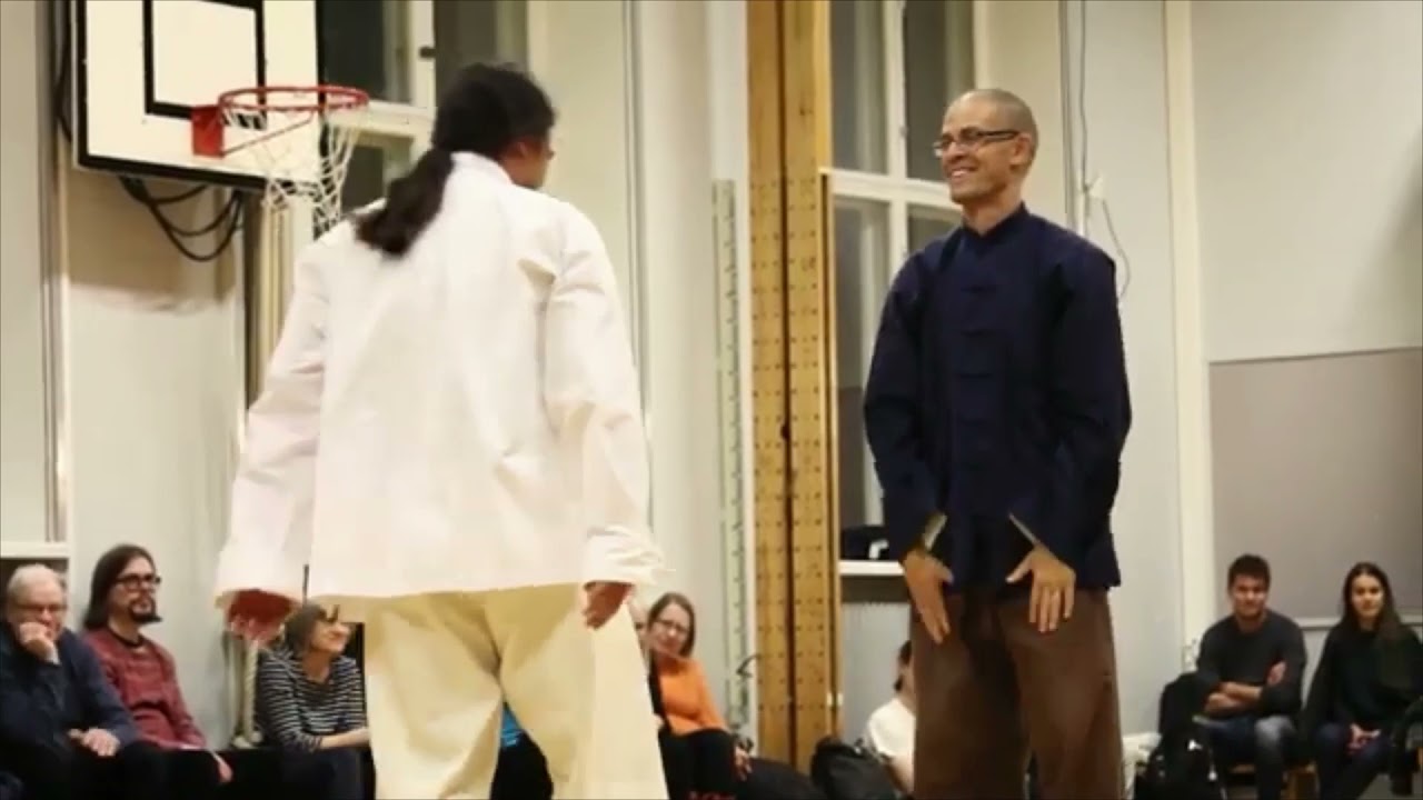 2ème Duilian par Master Tung Cheng Wei ralenti