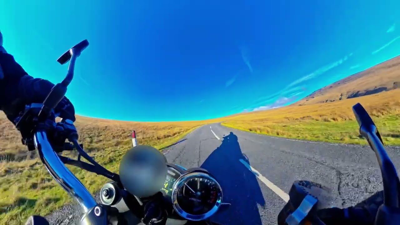 A Sunlit Ride Through the Welsh mountains on my Z900RS. Raw audio, ending at a beautiful car park.