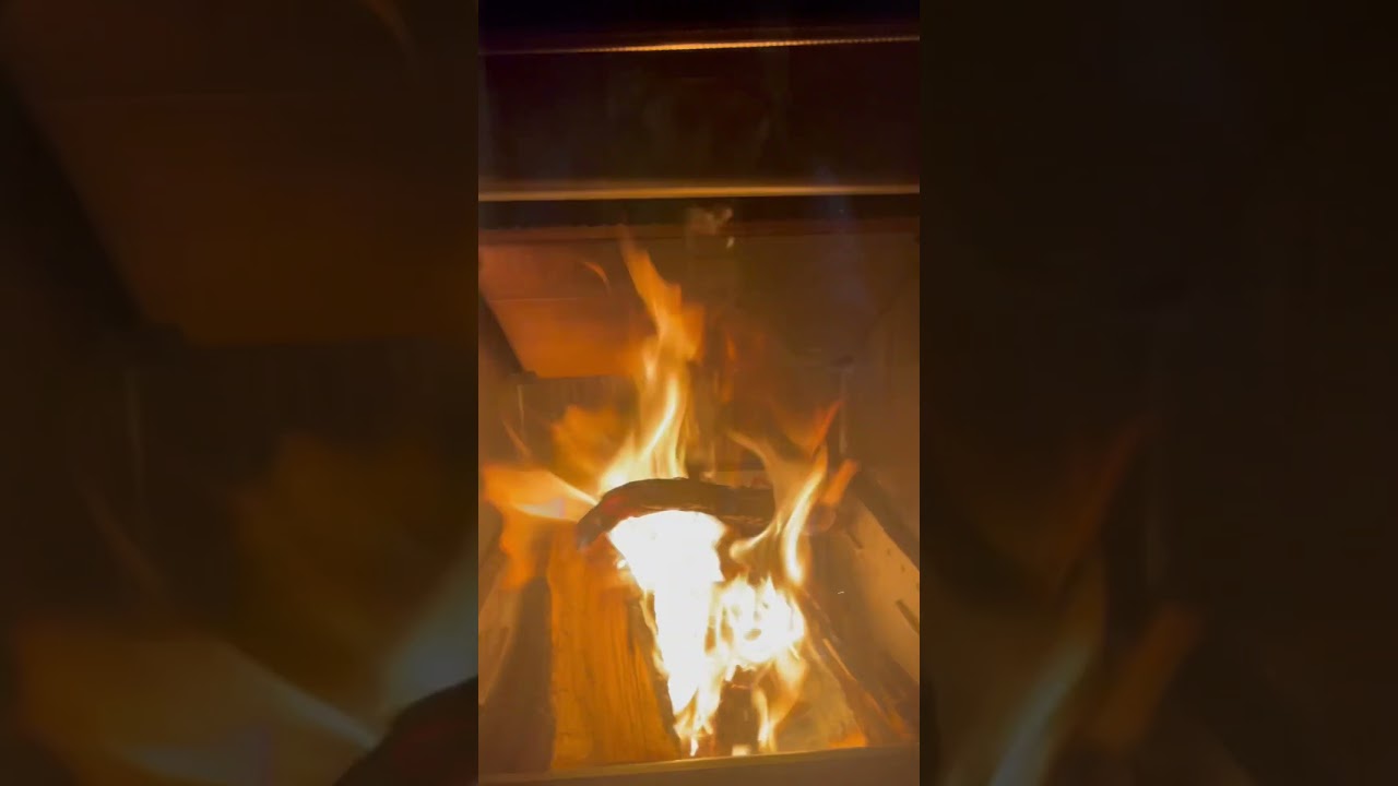 Accensione termostufa a legna belvedere 28 klover con sicuro top.