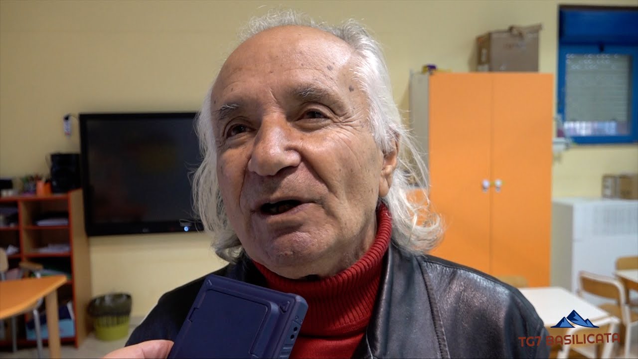 TG7 Basilicata Rionero. Il Bibliomotocarro del Maestro La Cava all'IC 