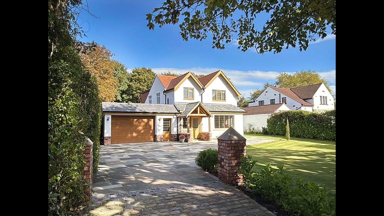Chris Tinsley Estate Agents, For Sale, A Three Bedroom Detached House with Established Gardens.