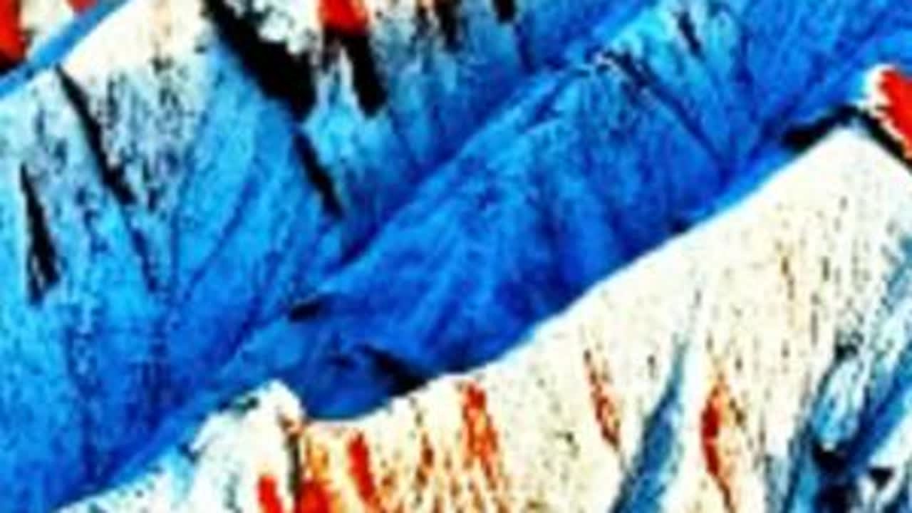 帕米尔高原隐藏着令人震撼的赤色秘境，大地燃火  雪山留红