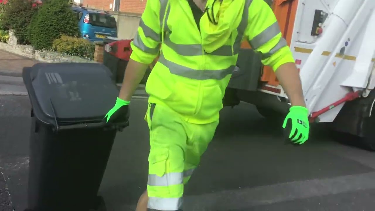 Bank Holiday collection: General Waste bin men emptying bins in Bournemouth part 2 (02/06/2022)