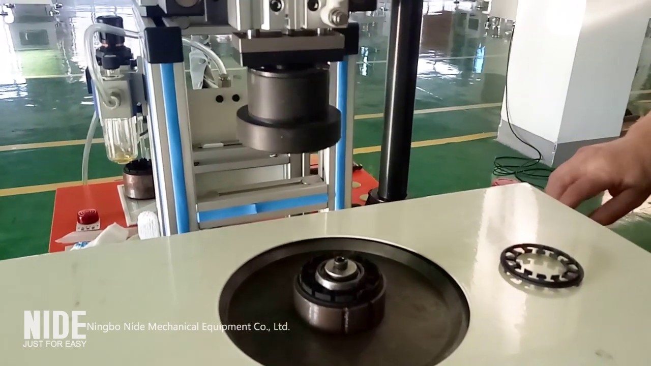 Mini type BLDC motor stator slot paper inserting machine