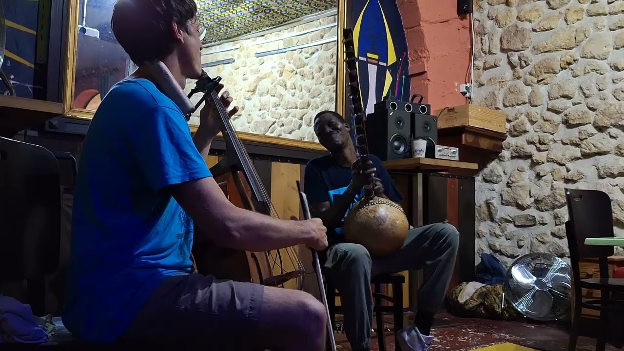 Diakitecamara : Ibrahima Diakite (n'goni) et Eric Camara(viole de gambe)