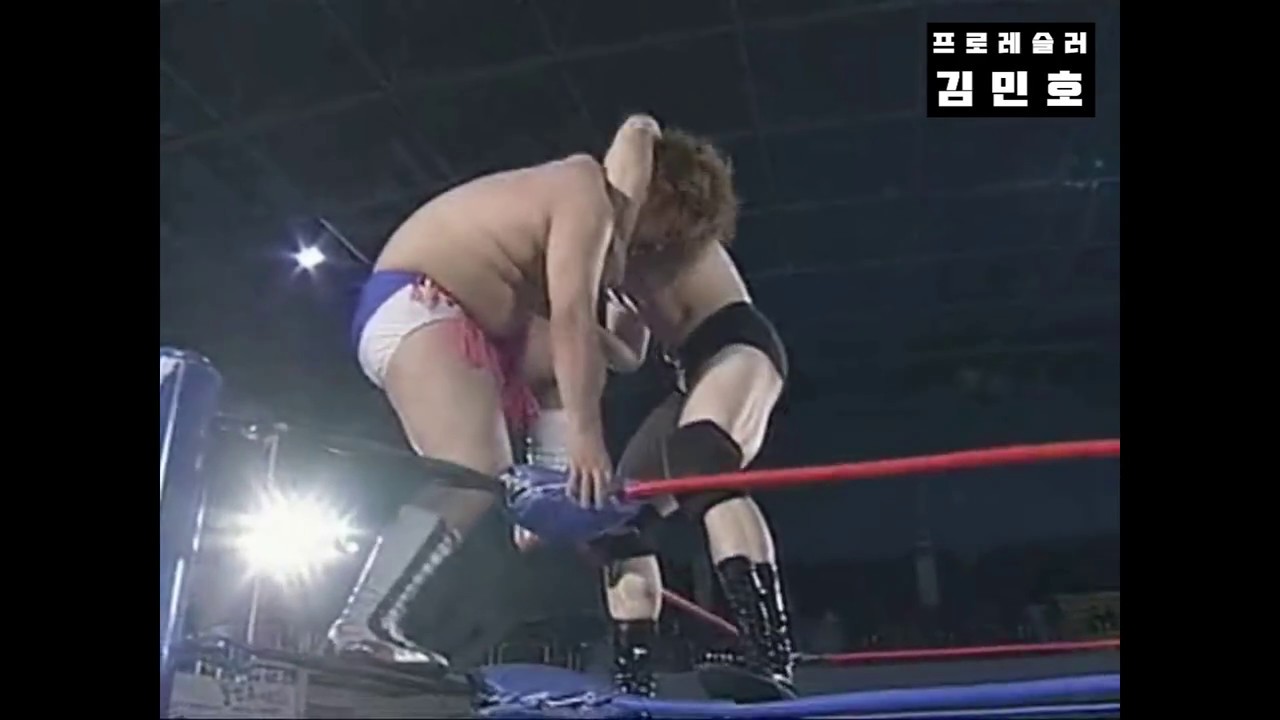 Kim Min-HO(WWA) VS Danshoku Dino (男色ディーノ / DDT プロレス)