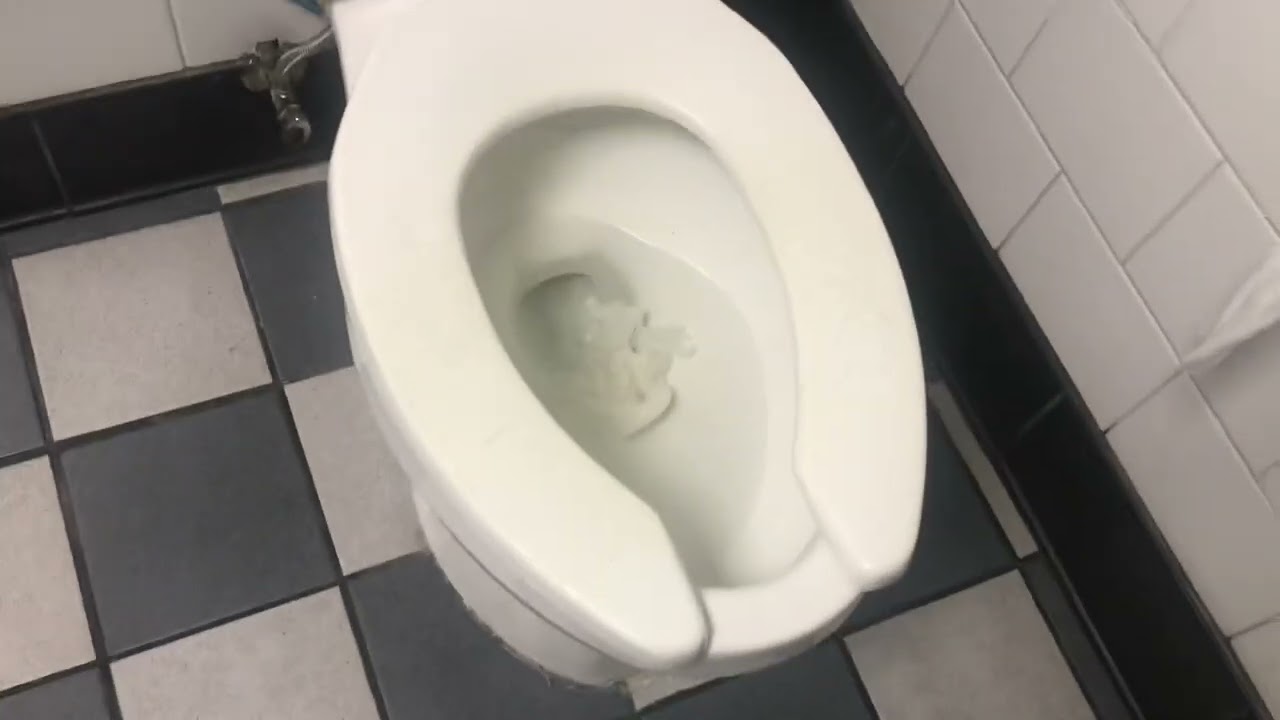 Bathroom Tour: American Standard Allbrook Urinals & Eljer Titan Toilet at Hardee's
