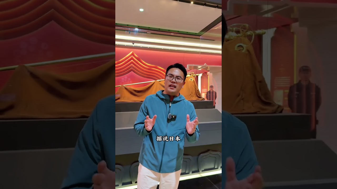 这就是佛门无上至宝，释迦牟尼指骨舍利。这并不是投影，而是真实的，能看到的人，都是万分幸运。#法门寺 #舍利 #法门寺地宫 #旅行推荐官 #我们的精选