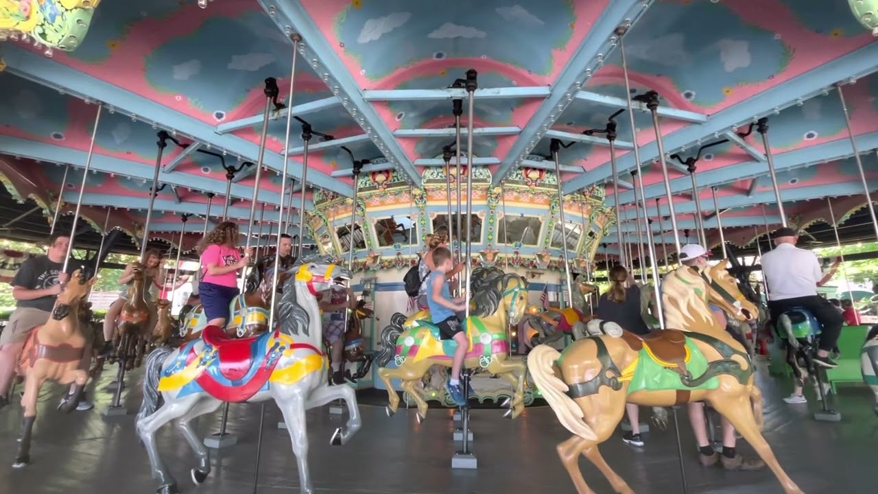 Carousel and Wurlitzer 153 band organ at Kennywood