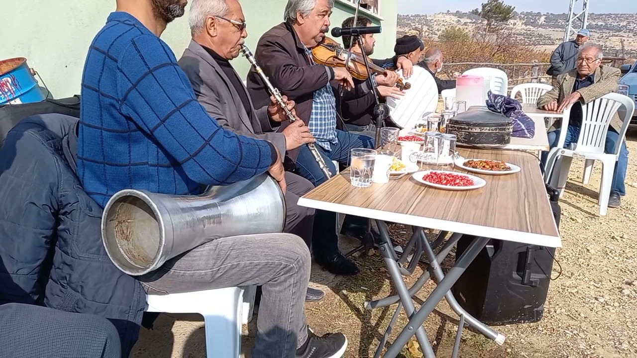 Kerem der ki dağ üstüne dağ olmaz..