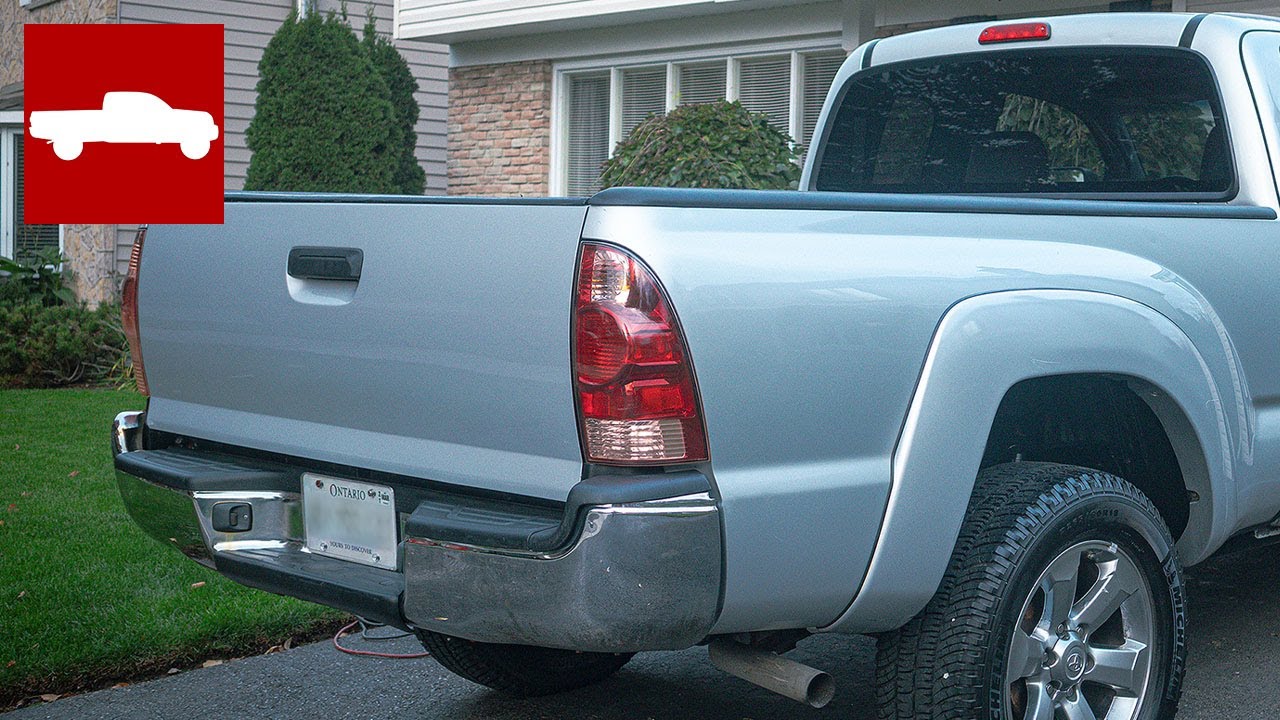 Replacing The Tailgate | Restoring A 300,000 KM Tacoma