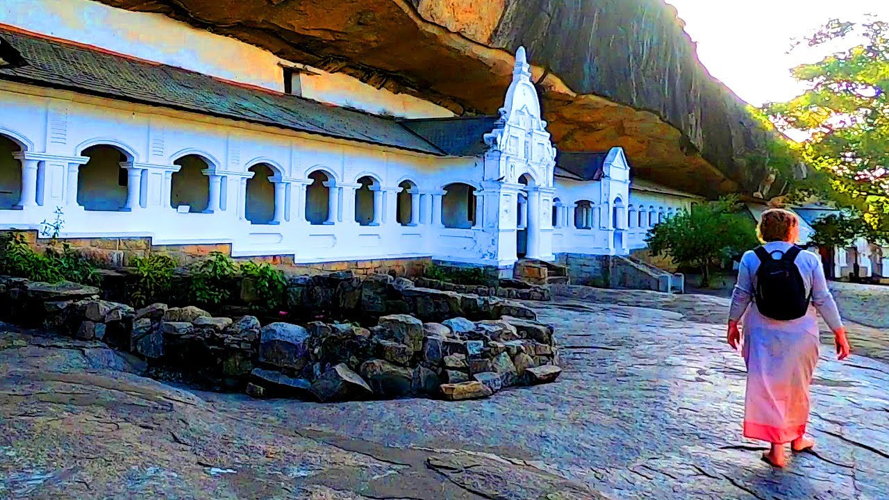 Exploring Dambulla Cave Temple, Sri Lanka 🇱🇰
