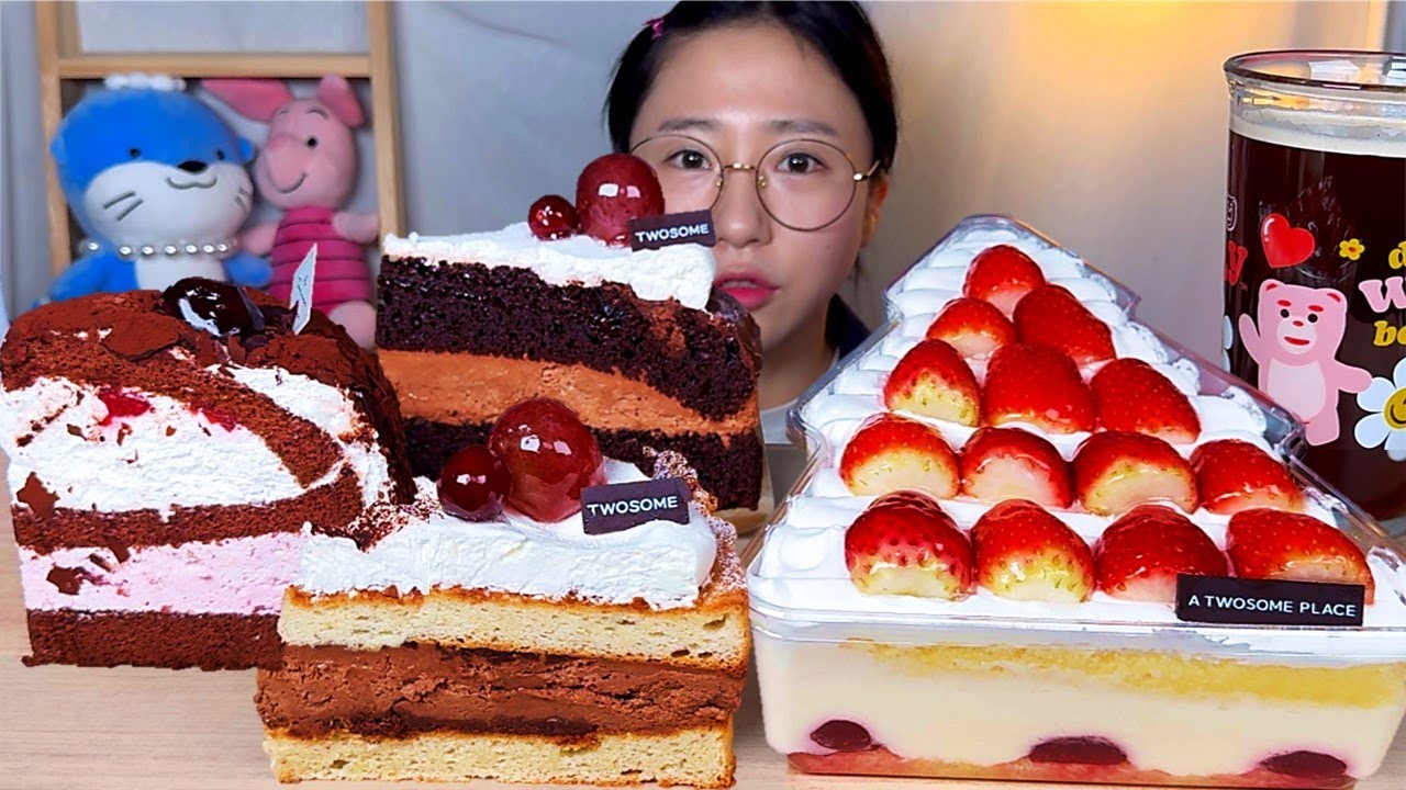 투썸 스트로베리 요거트 트리🎄 크리스마스 케이크 조각케이크 디저트 먹방 Dessert Mukbang
