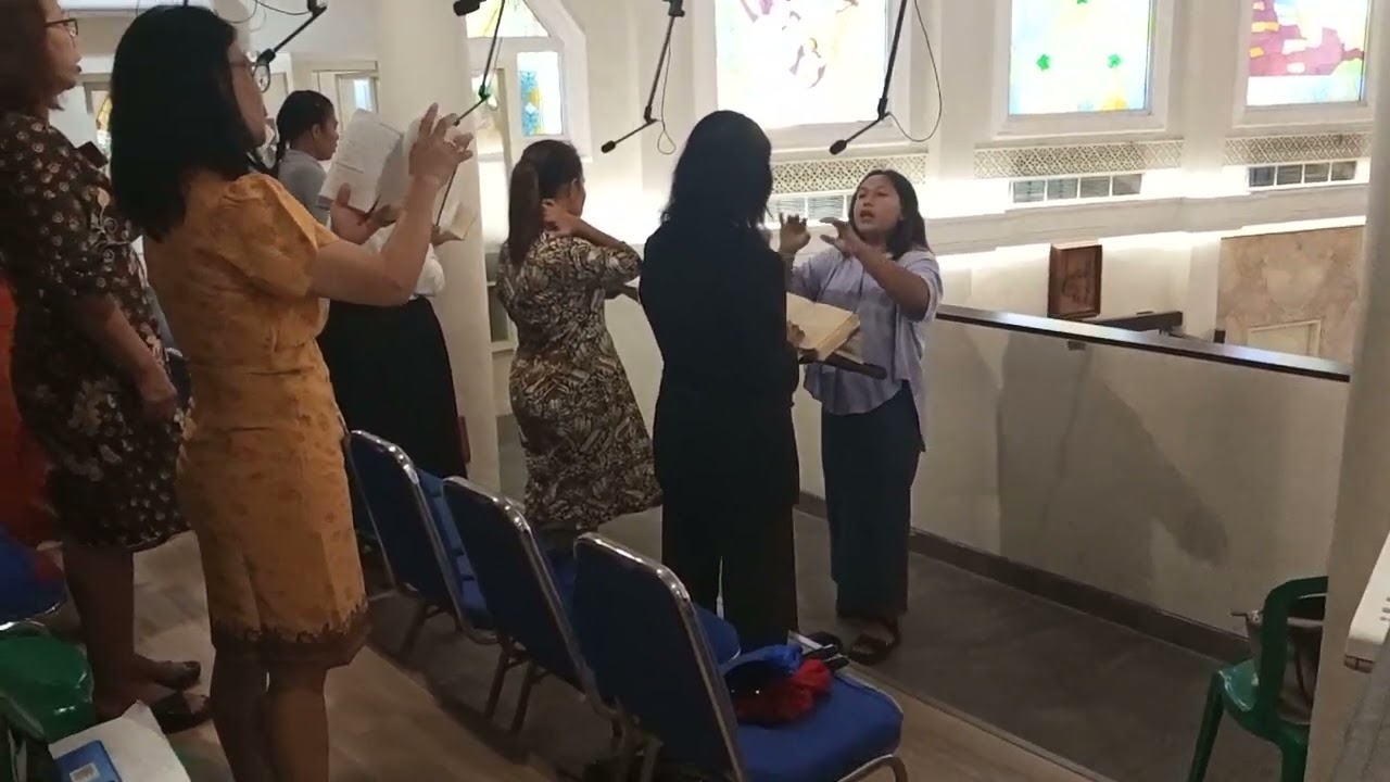 Lagu Puji syukur Tuhan Kasihanilah kami no   347 ,, Kemuliaan  no 348.  #tugasgereja