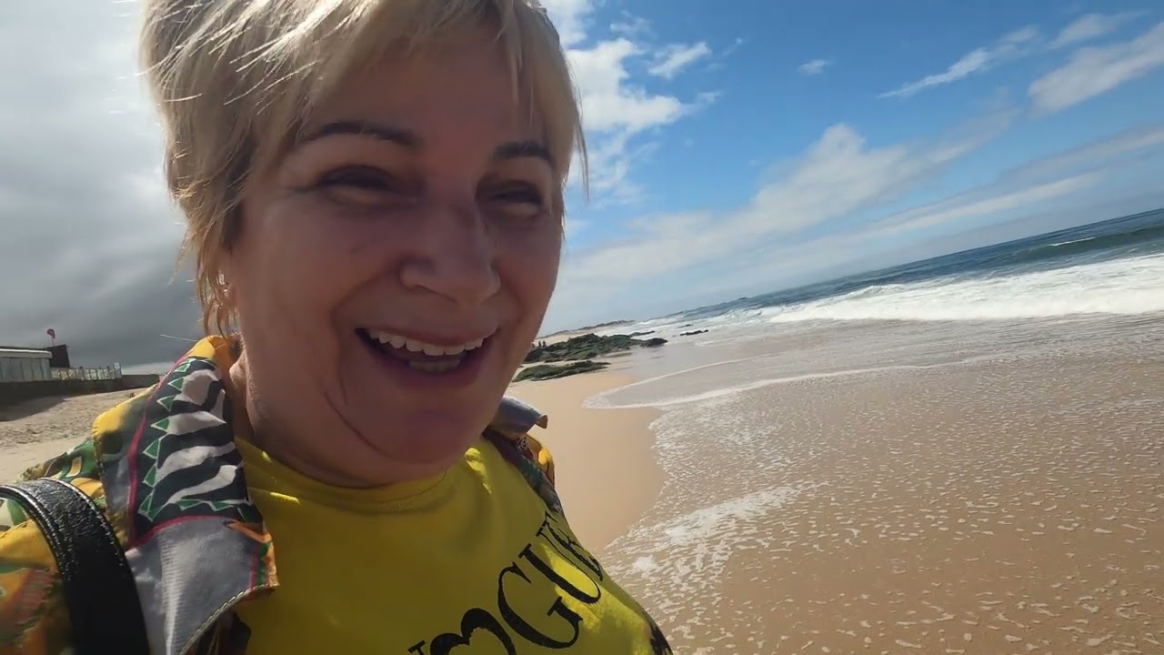 OLHANDO CASAS EM FRENTE A PRAIA