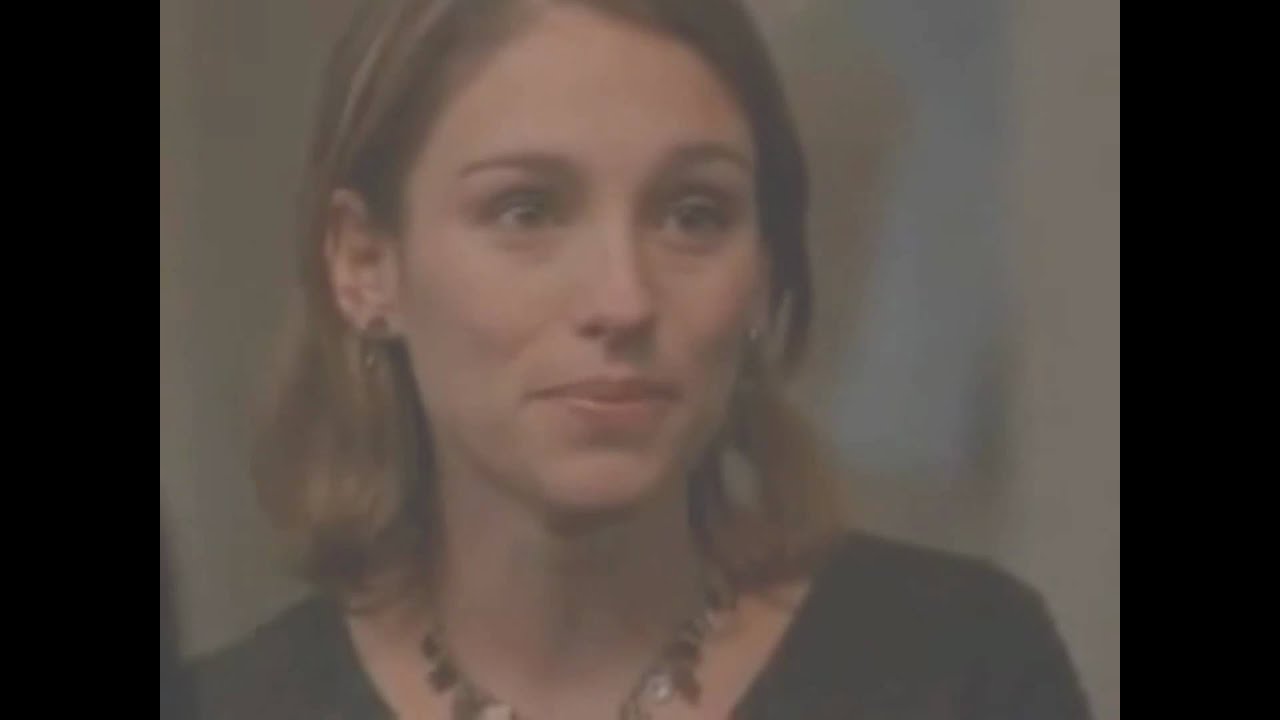 Julie Emrick Scene Felicity season 3x3