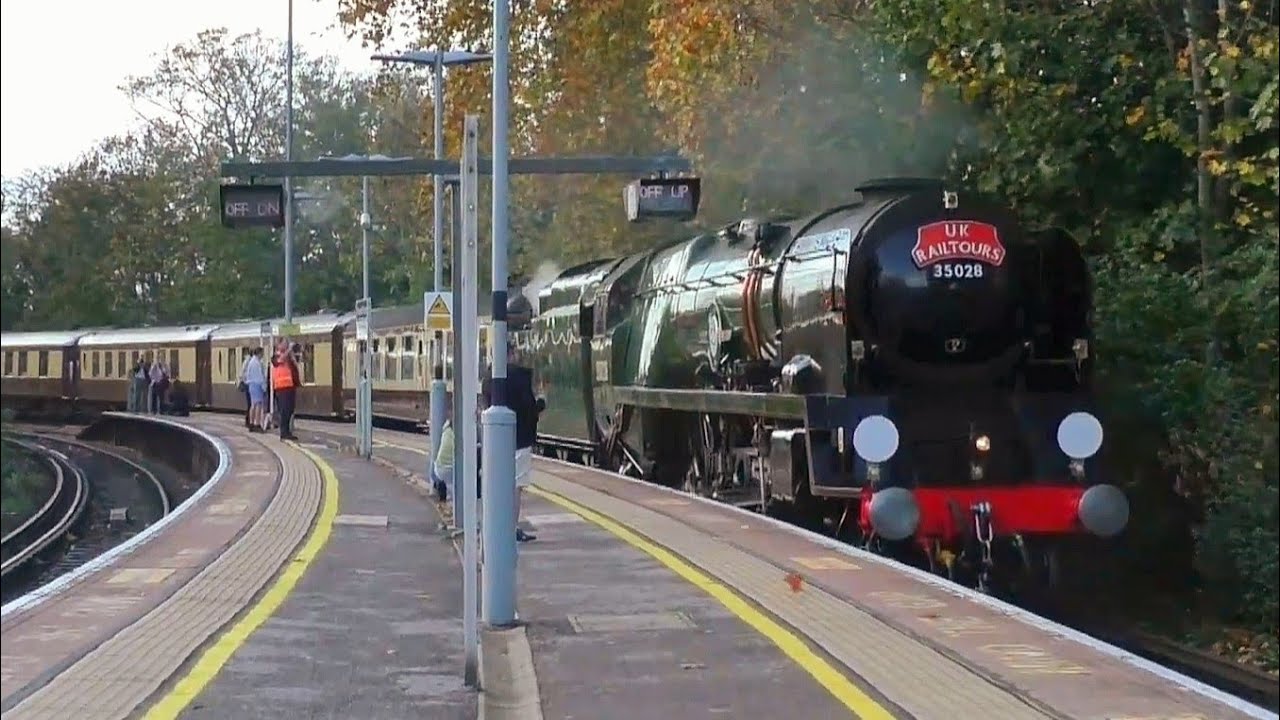 Clan Line speeds along the South West line to Portsmouth! 15/11/25