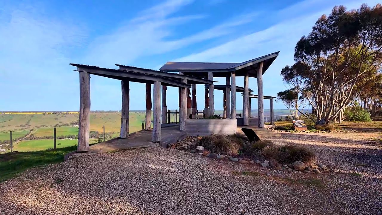 Discovering Bunjil's Lookout - Sunday Drive