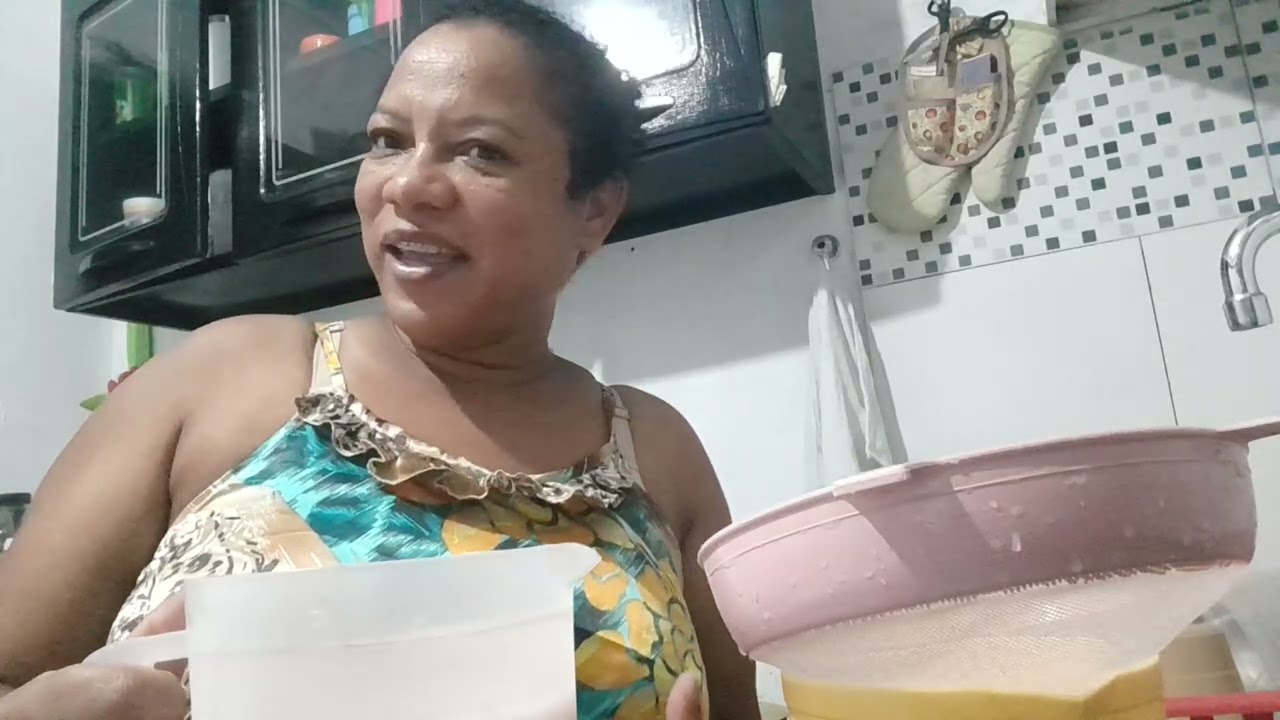 Às 5:00 da manhã começando já fazendo o meu almoço E agradecendo a Deus