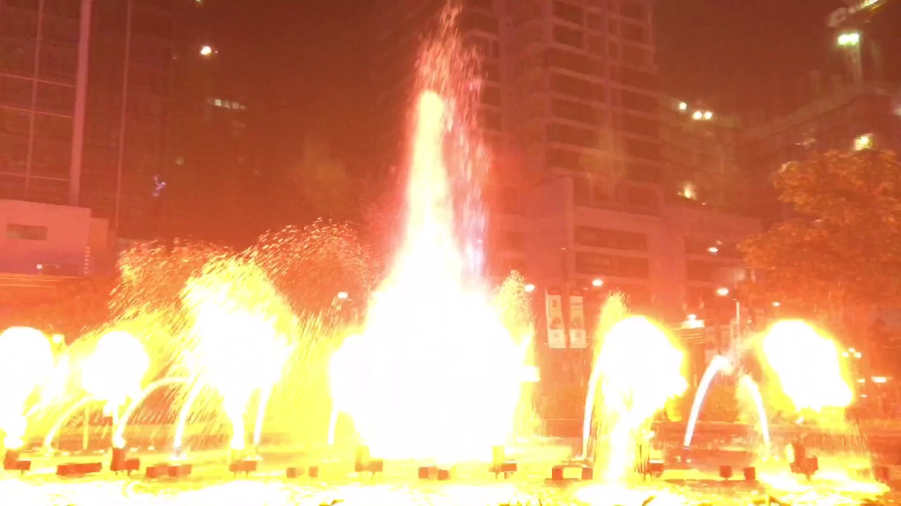 7PM Dancing Fountain Show in Uptown Mall - 7.20.2017