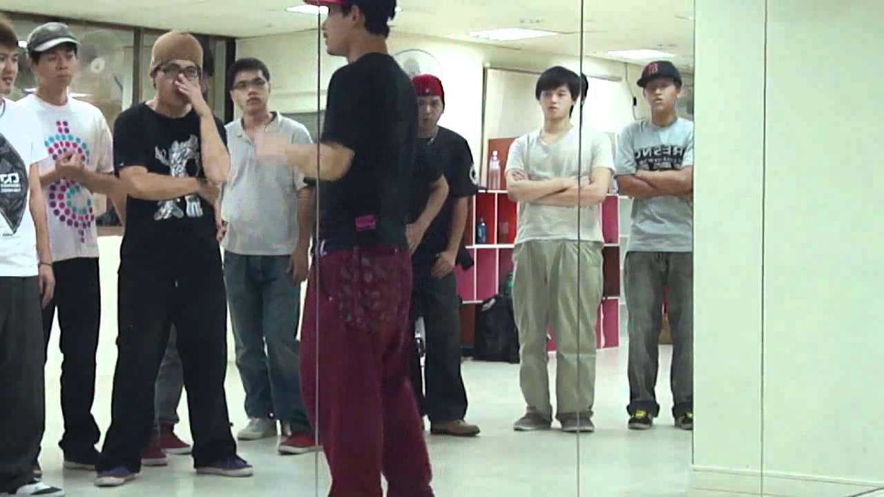 Poppin Zero | Waving & Animation Lesson | Taiwan 2011