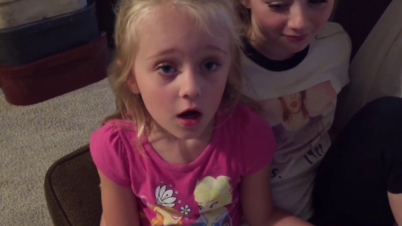 The day princess Ella broke her ankle and wrist Play doh girl rushes her to the doctor for treatment