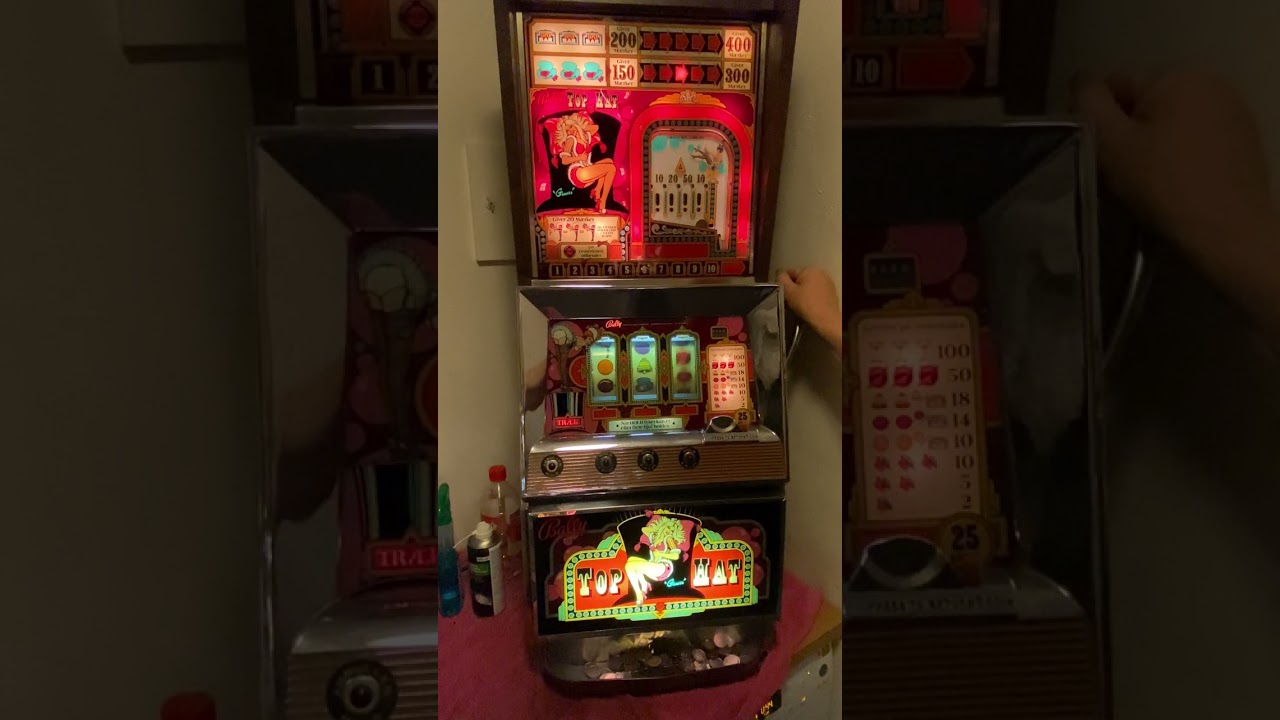 Bally Top Hat slot machine model 1093 (1976)