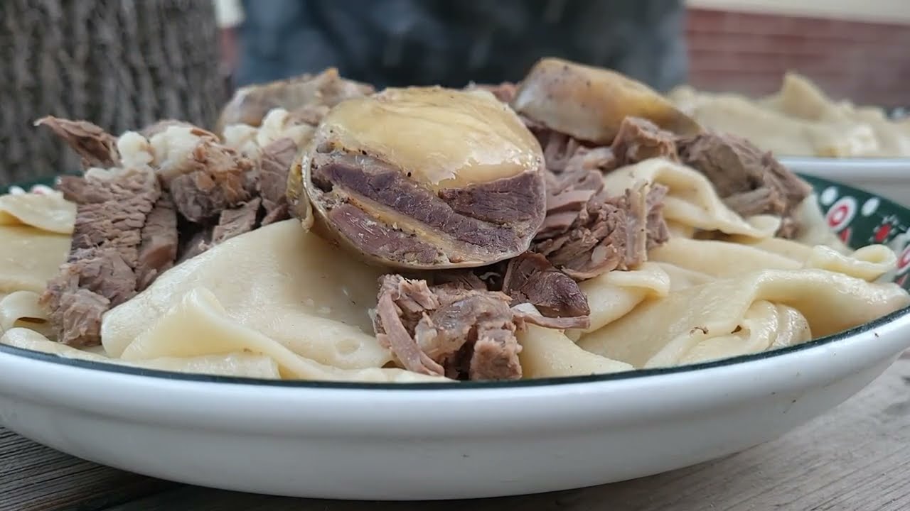 БЕШБАРМАК. Самый вкусный кыргызский бешбармак в казане на костре. Kyrgyz beshbarmak