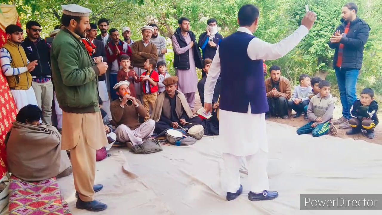 Zaman Lal ( Lal of Chuinj) Dance performed at Dhanni song which played by Hamid Khan Group!