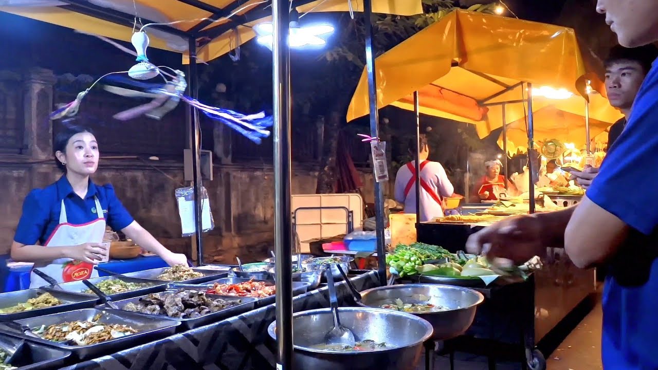 Anou night market, street food in Vientiane, Laos