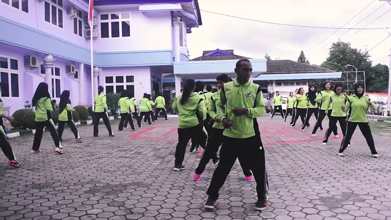 Goyang Maumere Versi Balai POM Ambon (HUT BADAN POM RI Ke-16)