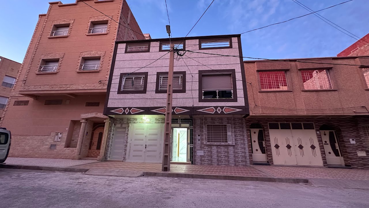 منزل للبيع طريق الغرب 108 متر 0666735256