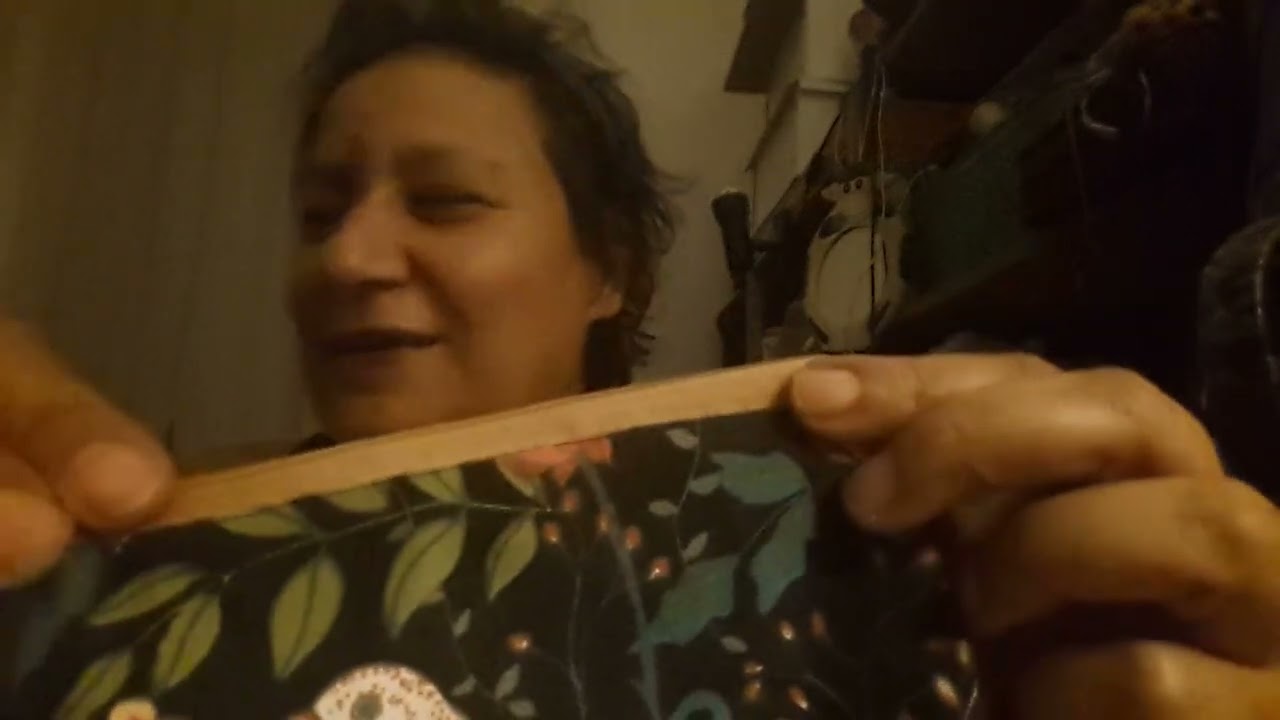 asmr - cüzdan, çanta, fermuar vs. fısıltılı konuşma vb. şeyler 😀😍