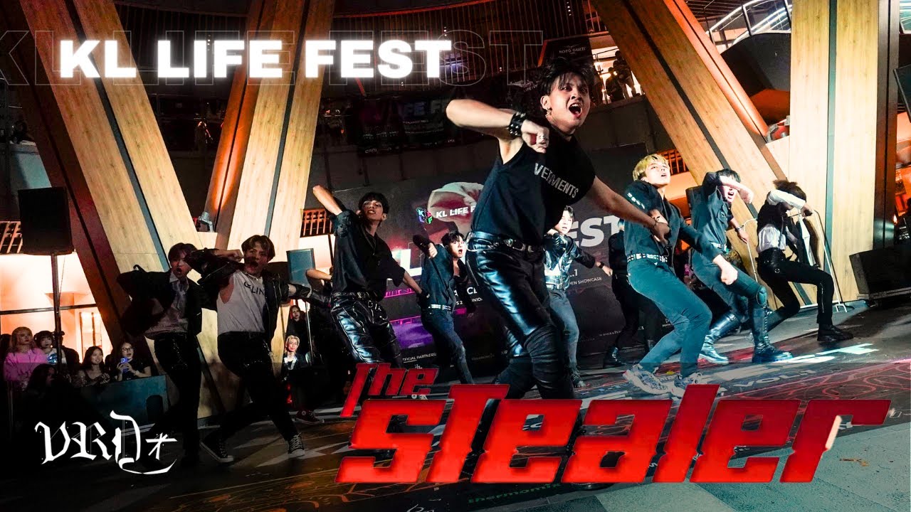 230319 [MALAYSIA] THE BOYZ (더보이즈) - 'THE STEALER' | KL LIFE FEST 2023 by VERENDUS DC