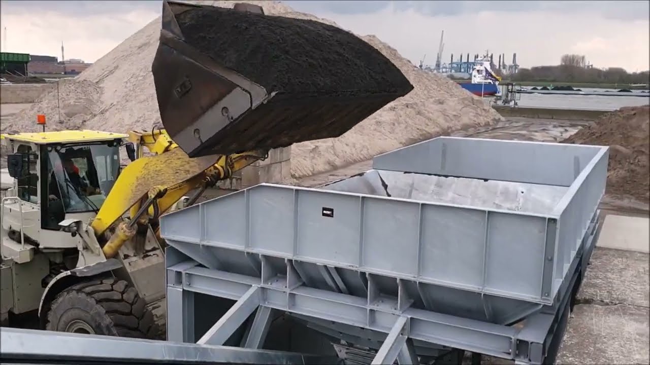 Dosing hopper with inclined conveyor - ButeX