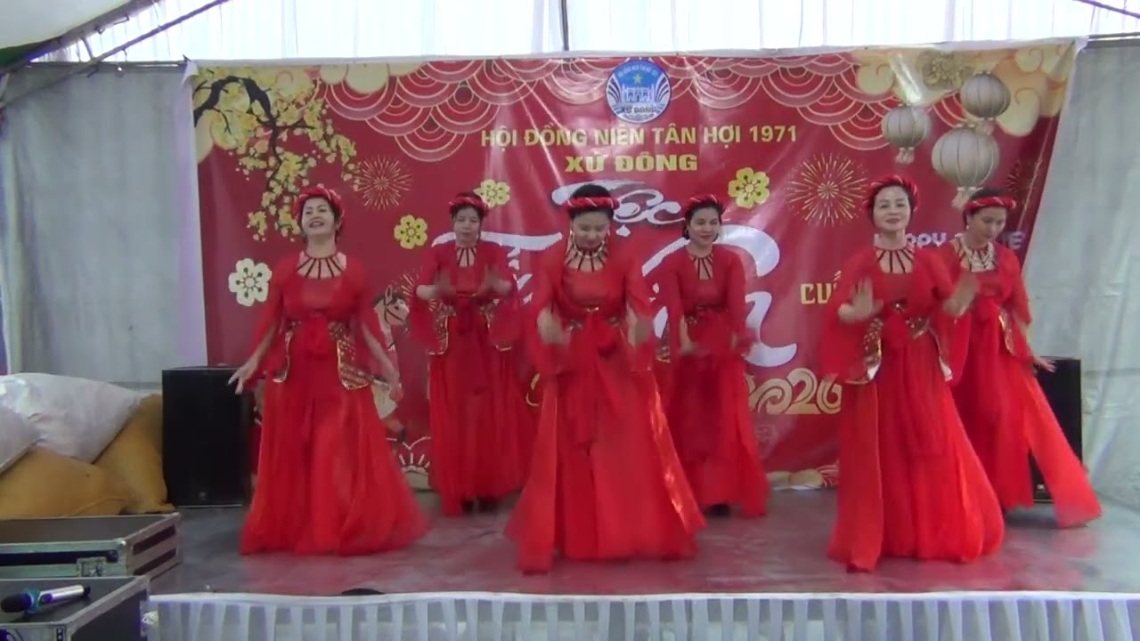 TIỆC TẤT NIÊN CÔ ĐÔI THƯỢNG NGÀN CỦA ĐỘI VĂN NGHỆ TÂN HỢI 1971 XỨ ĐÔNG
