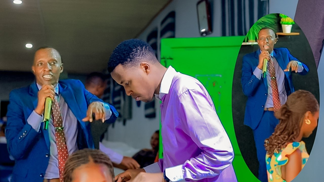 PIANISTE KOFFI NA REV.MICHAEL MU MUKUNGA N'ABERA MBEGA UMUNEZERO UDASANZWE UMURIRO URATSE