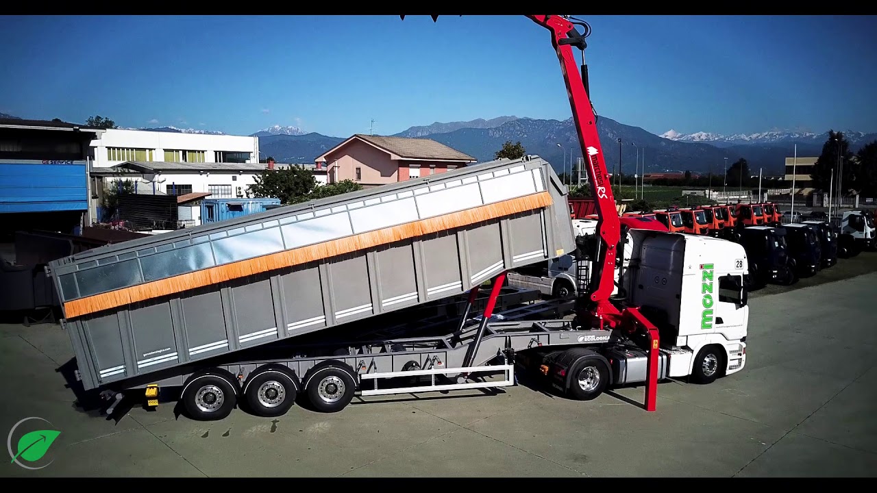 Large volume tipper semitrailer with crane -  Superior capacity for scrap transport and collection