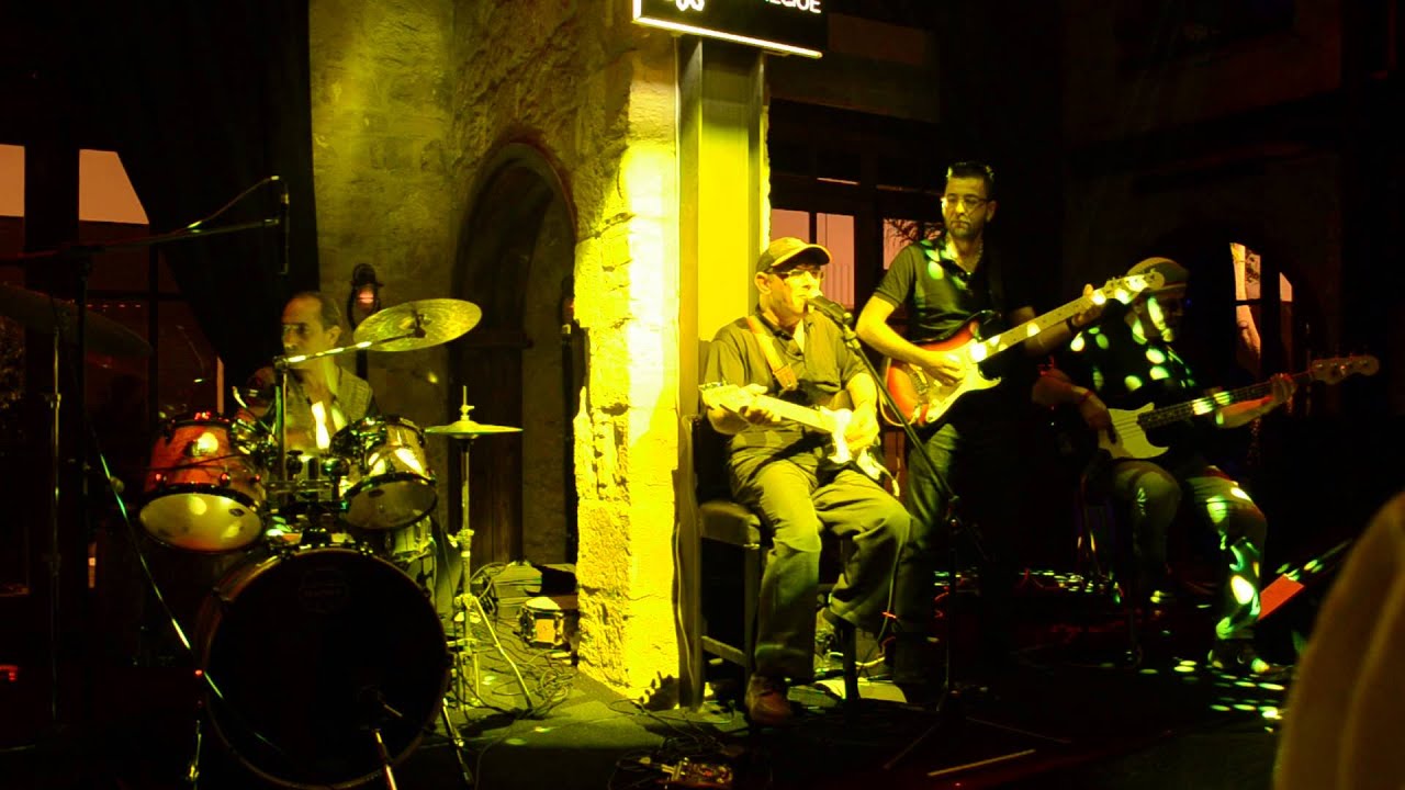 Alcapone and Group TELEX - No woman No cry (Bob Marley) Live