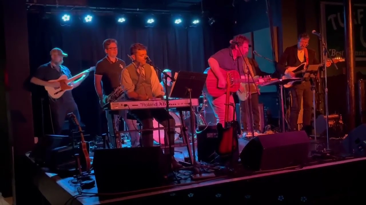 Dan Israel plays Bruce Springsteen's 
