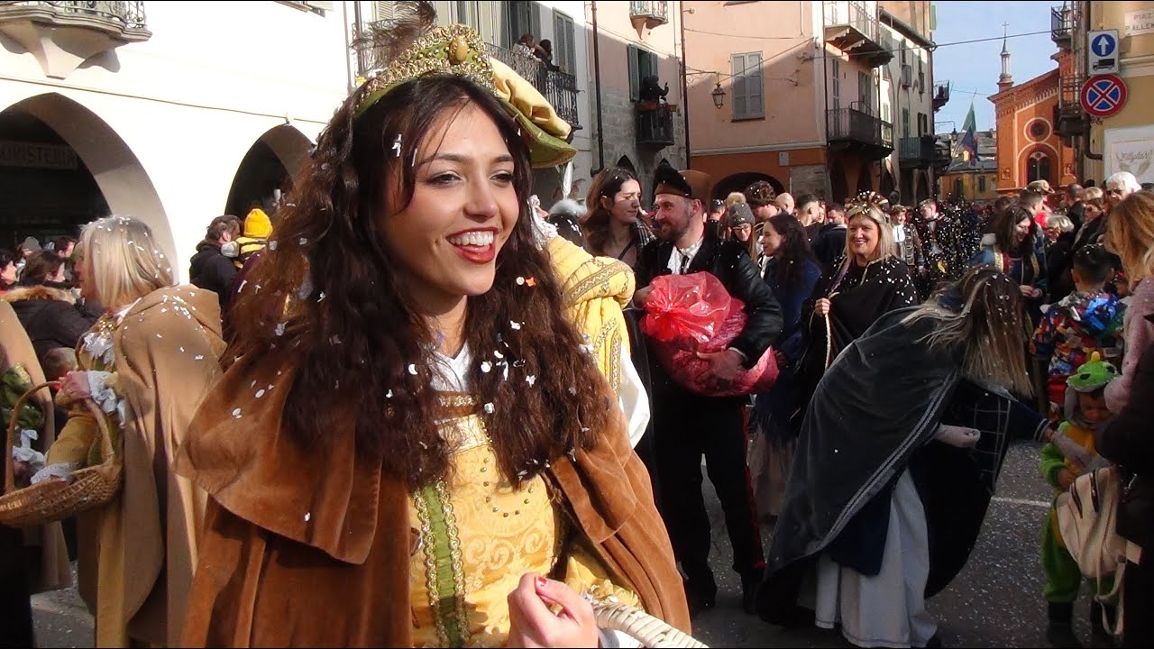 Inizio Grande Sfilata Carnavalesca, Gruppi Mascherati, Carretti, Dronero