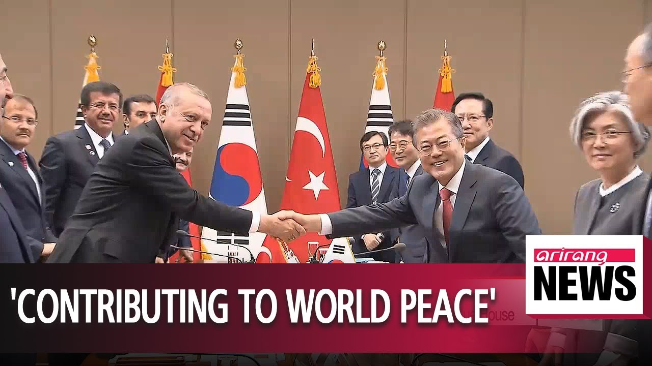 President Moon, Turkish President Erdogan hold summit meeting at Blue House