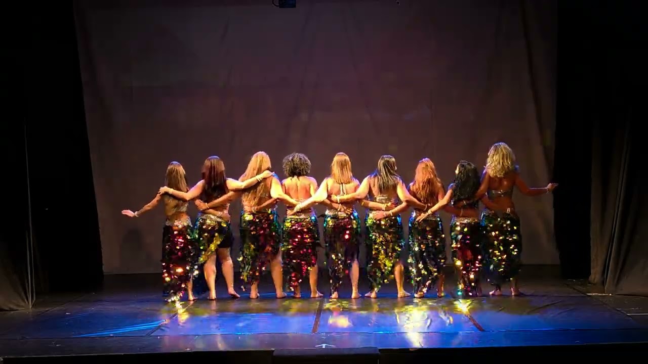Espetáculo Fronteiras em Movimento - Realização Lotus Núcleo de Dança do Ventre - Percussão 