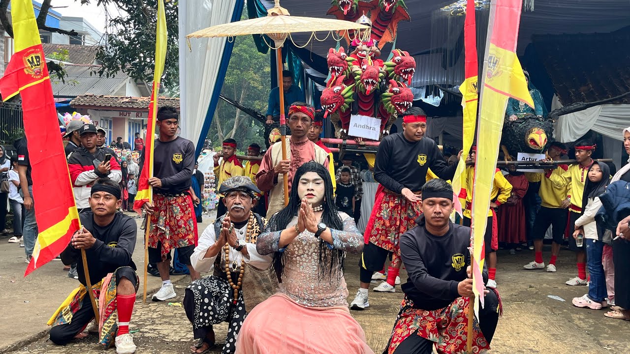 UPACARA ADAT LENGSER SENI BENJANG MEKAR BUDAYA DI MEKAR MANIK SINDANG LAYA